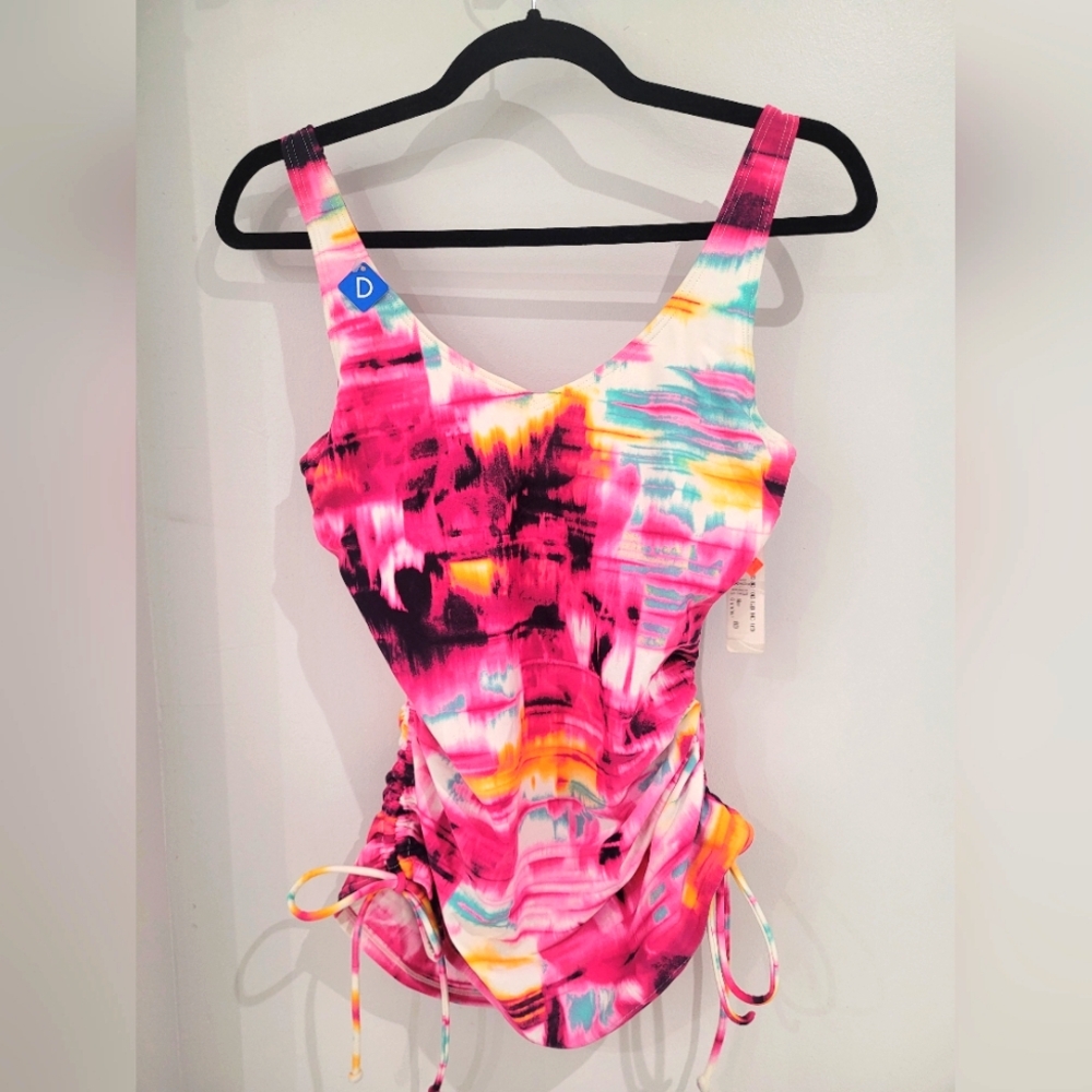 NWT- Christina Swimwear Tankini Top- 8D